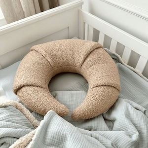 Teddy bucle croissant pillow