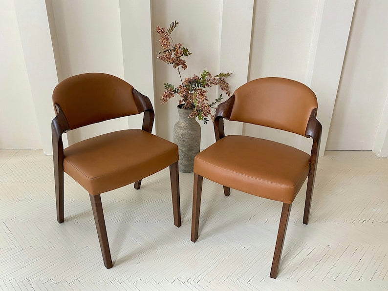 Expertly Crafted Leather Dining Room Chairs - Elegant and Extremely Comfortable for long sitting