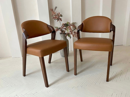 Expertly Crafted Leather Dining Room Chairs - Elegant and Extremely Comfortable for long sitting