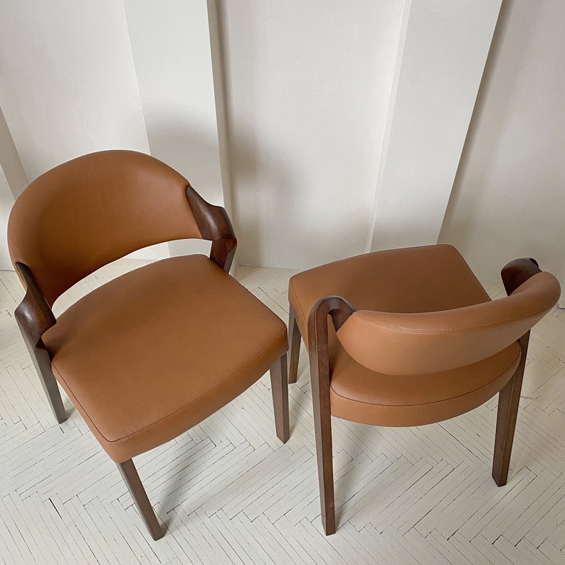 Expertly Crafted Leather Dining Room Chairs - Elegant and Extremely Comfortable for long sitting