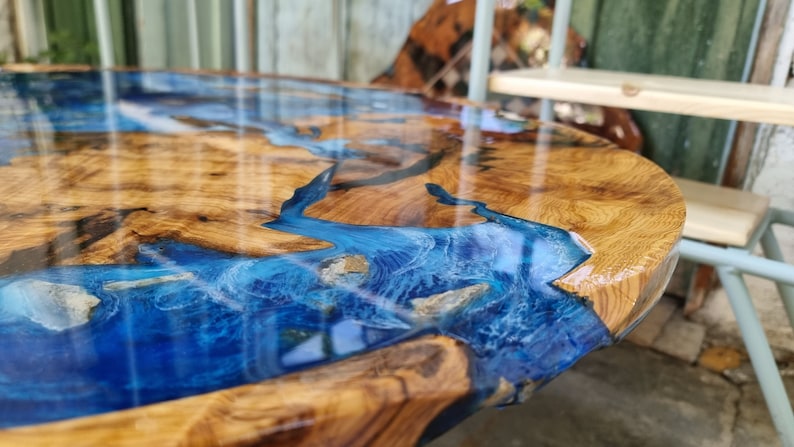 COFFEE TABLE, Round Coffee Table, Handcrafted Accent Epoxy Resin Table For Farmhouse Décor, Decorative Resin Furniture